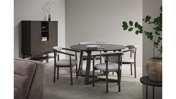 Spisebord Jämtorrås ø130/230 cm - Brunlakeret og hvidpigmenteret eg - Møbler - Borde - Spisebord og køkkenbord