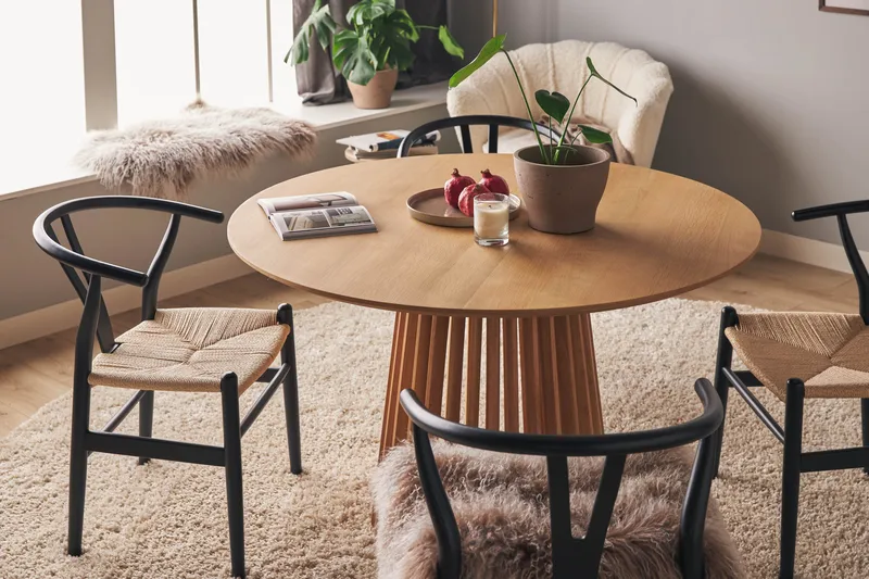 Peyra Spisebord 120  cm Rundt Eg - Natur - Møbler - Borde - Spisebord og køkkenbord