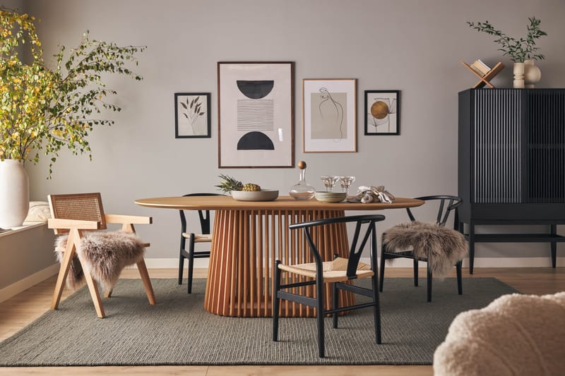 Peyra Spisebord 200 cm Ovalt Eg - Natur - Møbler - Borde - Spisebord og køkkenbord