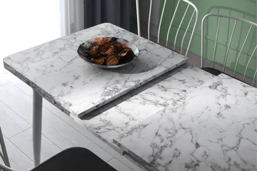 Saidie Udtrækkeligt Rektangulært Spisebord 120 cm i Træ med Marmorudseende - Hvid - Møbler - Borde - Spisebord og køkkenbord