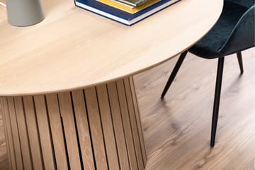 Saku Rundt Spisebord 120 cm med Træ- og Egetræsudseende - Hvid - Møbler - Borde - Spisebord og køkkenbord