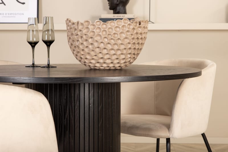 Bianca rund spisebord med 4 Berit Spisebordsstol - Møbler - Borde - Spisebordssæt