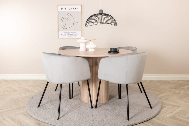 Bianca rund spisebord med 4 Berit Spisebordsstol, undefined
