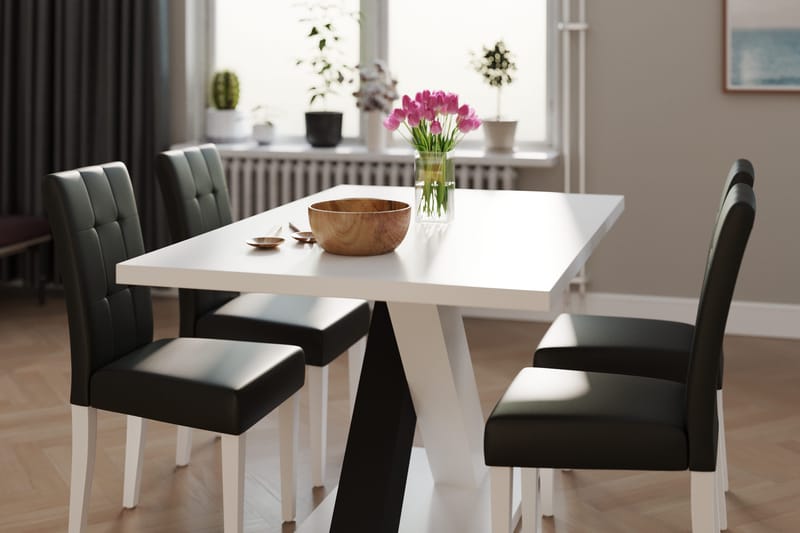 Cesi Spisebordssæt 140 cm med 4 Viktor Stole - Hvid/Sort/Sort PU - Møbler - Borde - Spisebordssæt