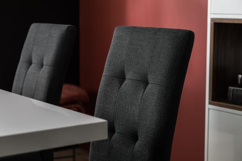 Cesi Spisebordssæt 140 cm med 4 Viktor Stole - Hvid/Sort/Sort PU - Møbler - Borde - Spisebordssæt