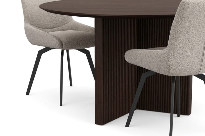 Edda spisegruppe rund 150 cm røget eg med 6 Mora spisestole - Røget eg - Møbler - Borde - Spisebordssæt