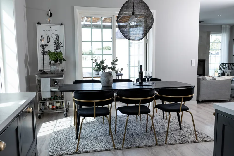 Irunea Matgrupp 180 cm + 6 st Arcarazo Matstolar Venture Home Black - Møbler - Borde - Spisebordssæt