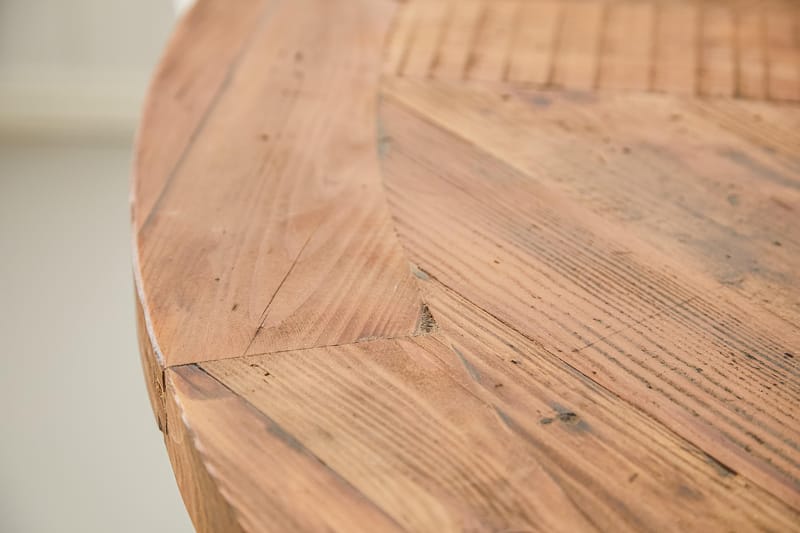 Lyon Spisebordssæt Ø150 cm Rund med 4 stk Viktoria Stole - Vintage Natur/Hvid/Beige - Spisebordssæt