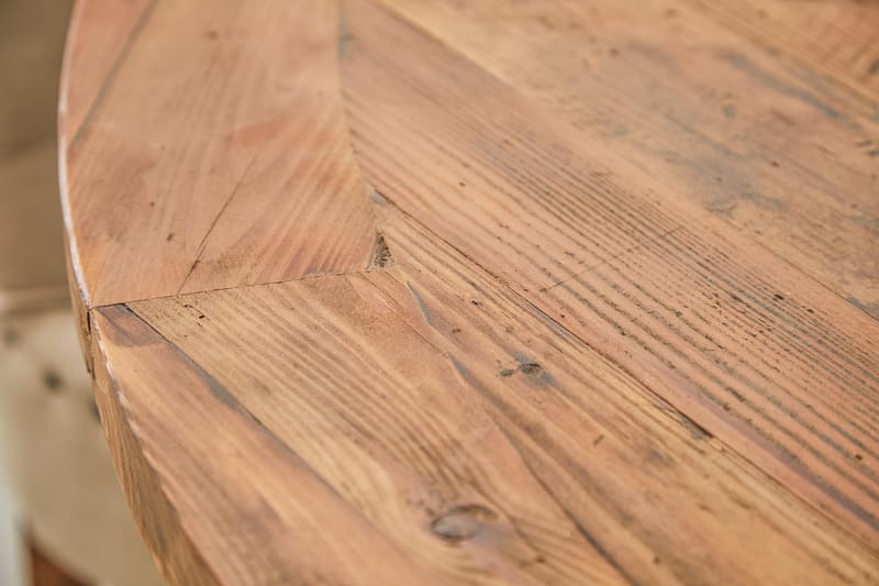 Lyon Spisegruppe Ø150 cm Rund med 6 Viktoria Stole - Vintage Natur / Hvid / Beige - Møbler - Borde - Spisebordssæt