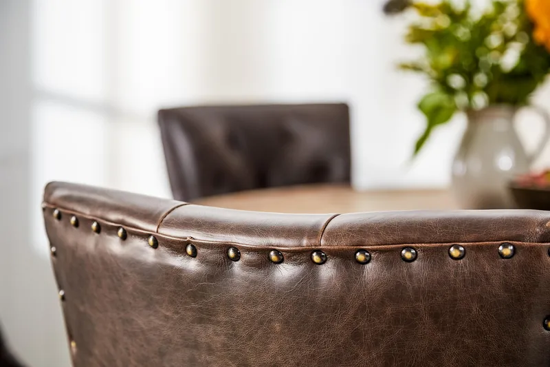 Lyon Spisegruppe 150 cm Rundt Mørkt Træ med 6 Tuva Stole - Vintage Elm / Brun PU - Møbler - Borde - Spisebordssæt