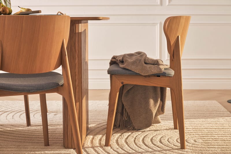 Nixrai Spisebord 140 cm med 4st Jerup Spisebordsstol - Eg - Møbler - Borde - Spisebordssæt