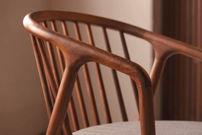 Noira Matgrupp 120 cm Runt Matbord med 4 Noira Stolar - Valnød - Møbler - Borde - Spisebordssæt