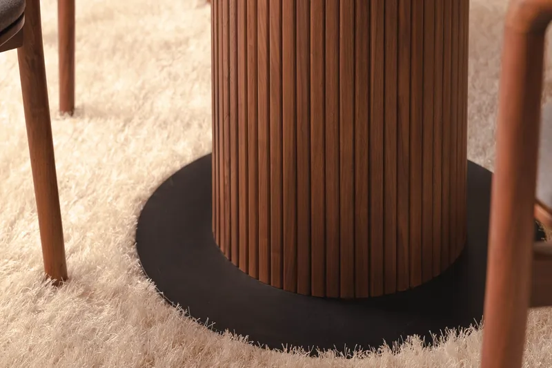 Noira Matgrupp 120 cm Runt Matbord med 4 Noira Stolar - Valnød - Møbler - Borde - Spisebordssæt