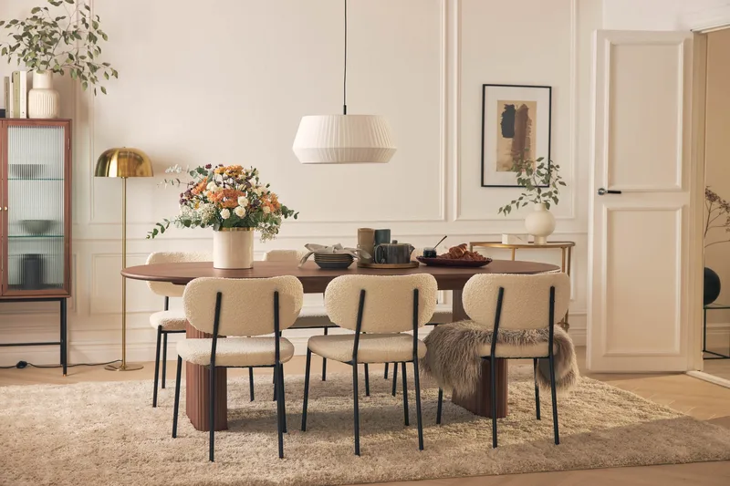 Noira Ovalt Matbord 220 cm Valnöt med 6 Gemmiano Matstolar - Brun / Teddy / Træ - Møbler - Borde - Spisebordssæt