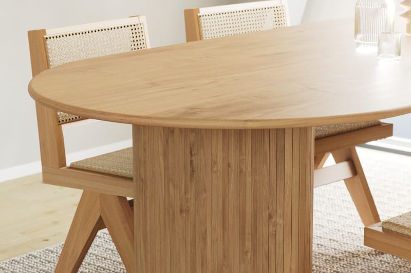 Noira Spisebord 220 cm Massiv Eg med 4 Zanndik Spisebordssto - Brun - Møbler - Borde - Spisebordssæt
