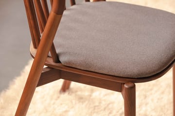 Noira Spisebordssæt 120 cm Rund inkl 4 Noira Stole - Valnød - Møbler - Borde - Spisebordssæt