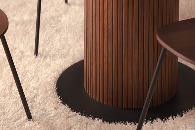 Noira Spisebordssæt 120 cm Rund inkl 4 Stole - Valnød/Natur - Møbler - Borde - Spisebordssæt