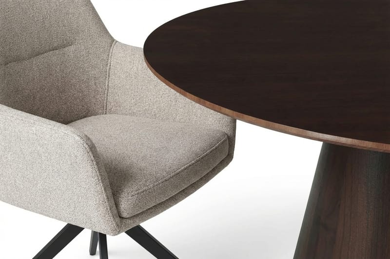 Siena spisegruppe rund 110 cm røget eg med 4 Torsby spisestole - Røget eg - Møbler - Borde - Spisebordssæt