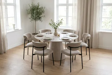 Siena spisegruppe rund 150 cm Hvidlaseret med 6 Lucy-spisestole - Hvidlaseret - Møbler - Borde - Spisebordssæt
