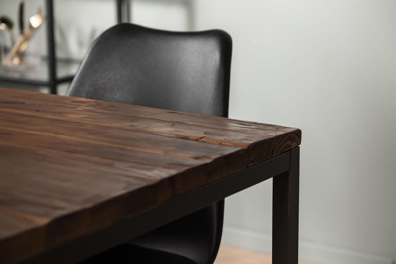Wilmer Spisebordssæt 140 cm med 4 Shell Stole - Rustik Elm/Sort PU - Møbler - Borde - Spisebordssæt