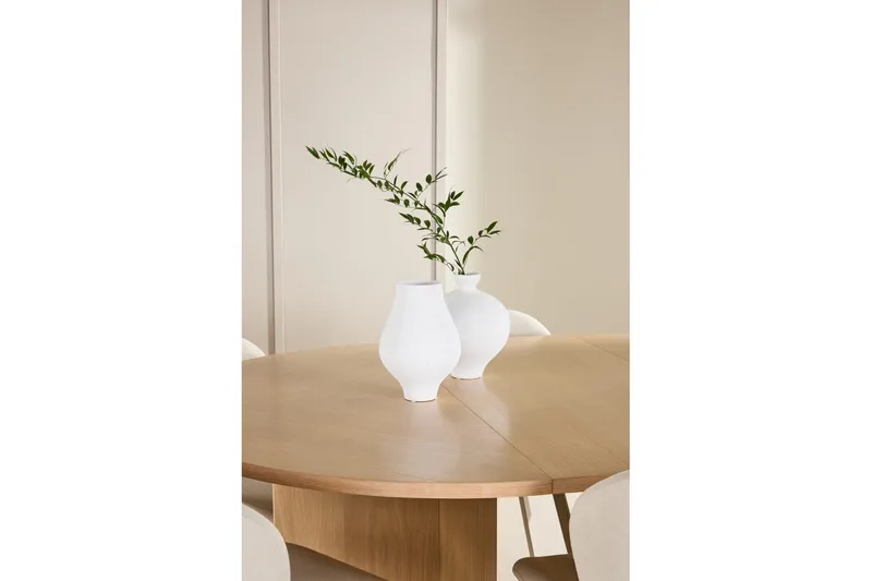 Spisegruppe Strada Rundt 120/170 cm Hvid med Lilja Stole 6 stk - 6 stk - Møbler - Borde - Spisebordssæt