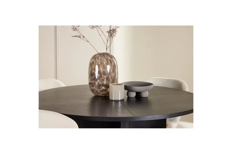 Spisegruppe Strada Rundt 120/170 cm Sort med Lilja Stole 4 stk - 4 stk - Møbler - Borde - Spisebordssæt