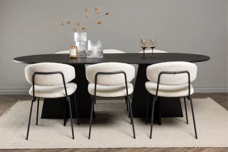 Spisegruppe Venture Home Bootcut ovalt spisebord - Sort/Sort finer +Chico spisestol - Sort/Hvid bouclé _6 Sort - Møbler - Borde - Spisebordssæt