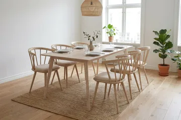 Tyrö spisegruppe 190 cm whitewash med 6 stk. Tyrö armstole med hynde - Hvidbejdset eg - Møbler - Borde - Spisebordssæt