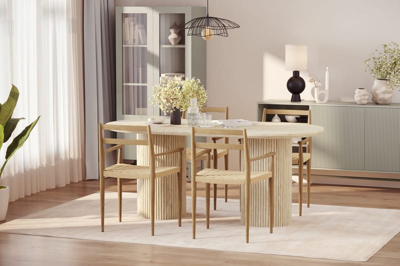 Uppveda Spisebord med travertin-look med 4 stk. Jamna Armlænssstole - Beige - Møbler - Borde - Spisebordssæt