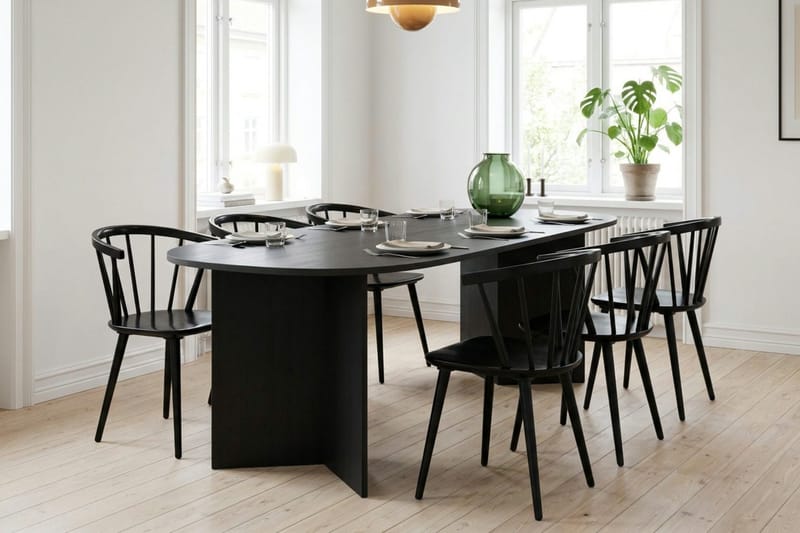 Vera spisegruppe rektangulær 220 cm sort med 6 Tyrö spisebordsstole - Sortbejdset eg - Møbler - Borde - Spisebordssæt