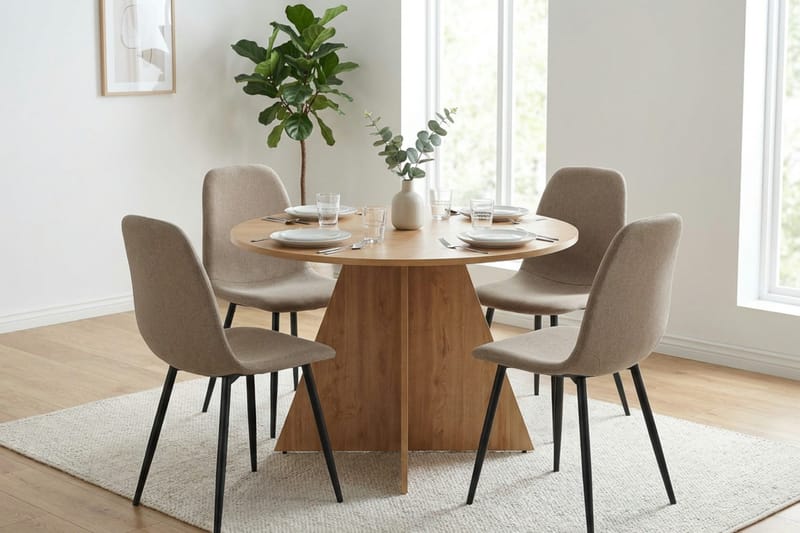 Vera spisegruppe rund 110 cm eg med 4 Nibe spisebordsstole - Eg - Møbler - Borde - Spisebordssæt