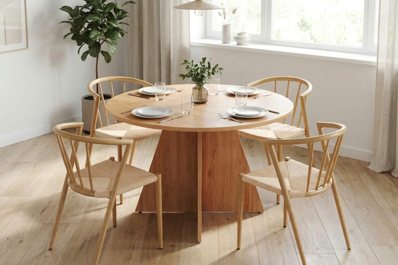 Vera spisegruppe rund 110 cm eg med 4 Winston spisebordsstole - Eg - Møbler - Borde - Spisebordssæt
