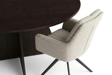 Vera spisegruppe rund 150 cm røget eg med 6 Torsby-spisestole - Røget eg - Møbler - Borde - Spisebordssæt