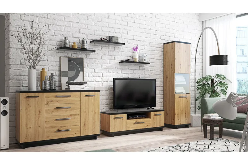 Ines Stuesæt, Eg/Sort