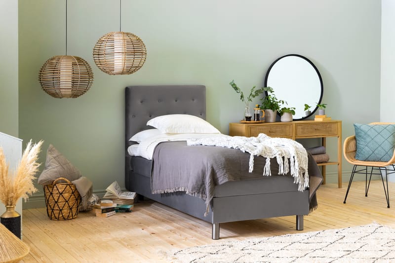Ella Sengepakke 90x200 cm Pikeret Gavl - Lys grå / velour - Møbler - Senge - Komplet sengepakke