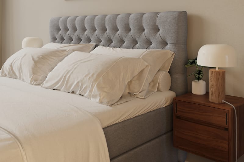 Hilton lyx Komplet Sengepakke 180x200 cm Kontinentalseng med knapdekoreret sengegavl - Grå - Møbler - Senge - Komplet sengepakke