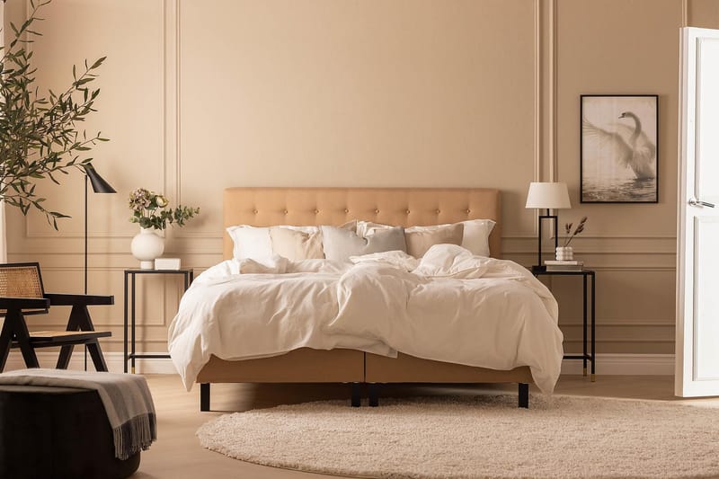 Scarlett Sengepakke 150x200 Skummadras - Knappet gavl Beige - Møbler - Senge - Komplet sengepakke