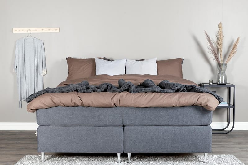 Alstad Seng 180x200 cm - Grå - Møbler - Senge - Kontinentalsenge