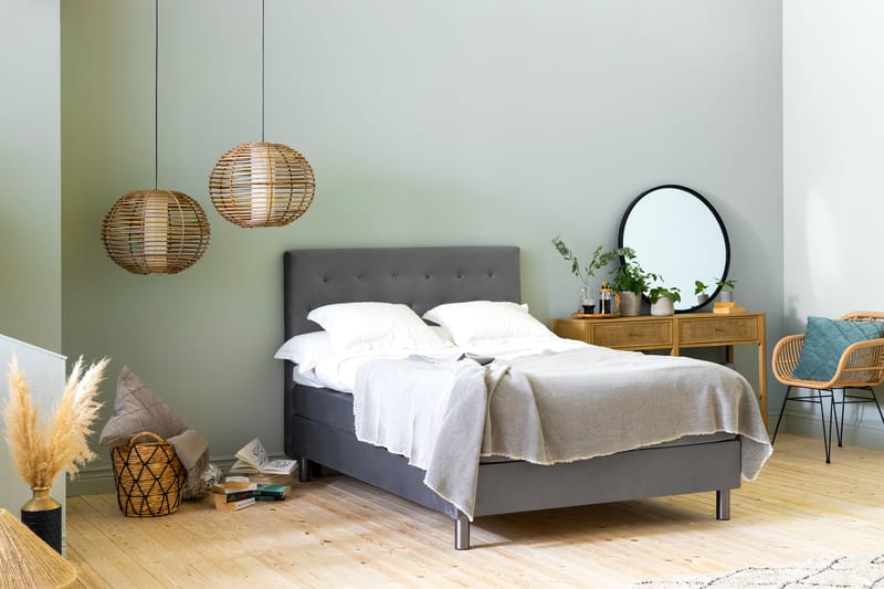 Ella Sengepakke 140x200 cm Pikeret Gavl - Lys grå / velour - Møbler - Senge - Komplet sengepakke