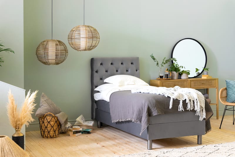 Ella Sengepakke 90x200 cm Dyb-syet hovedgavl - Lys grå / velour - Møbler - Senge - Komplet sengepakke