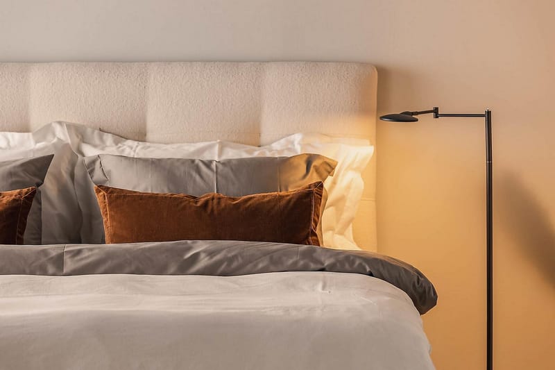 Oslo Luksus Komplet Seng Pakke Kontinentalseng 180x200 cm med Knapbetrukket sengegavl - Beige - Møbler - Senge - Kontinentalsenge