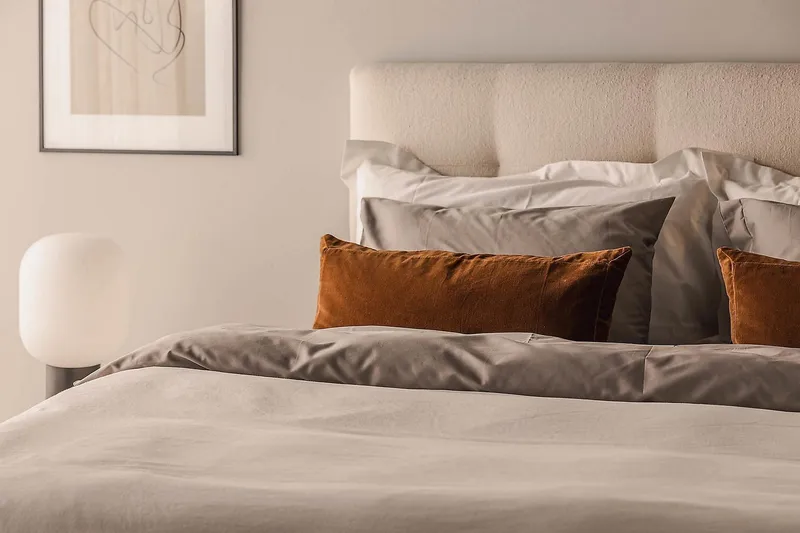 Oslo Lyx Komplet Sengepakke Boucle Knappegavl 160x200 cm - Beige - Møbler - Senge - Kontinentalsenge