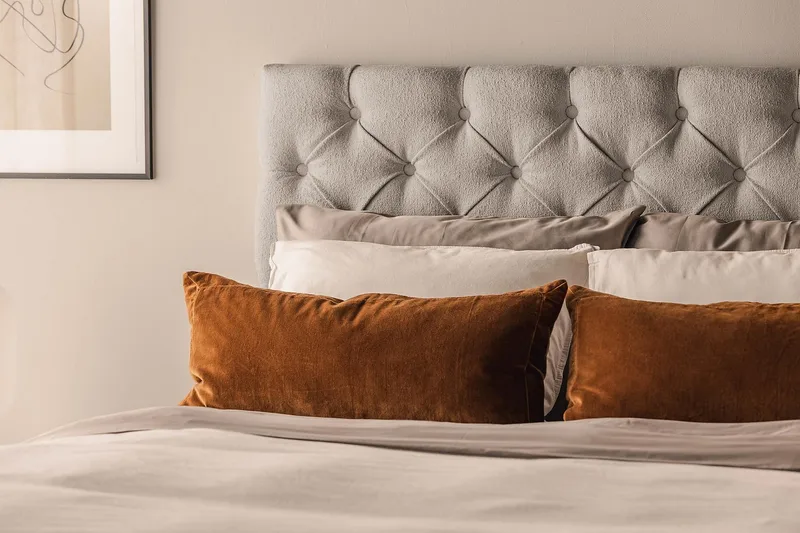 Oslo Lyx Sengepakke Boucle 120x200 Dybttuftet gavl - Grå - Møbler - Senge - Kontinentalsenge