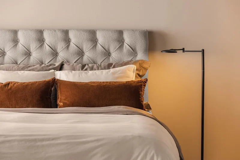 Oslo Lyx Sengepakke Boucle 120x200 Dybttuftet gavl - Grå - Møbler - Senge - Kontinentalsenge