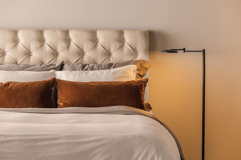 Oslo Lyx Sengepakke Boucle 140x200 Dybttuftet gavl - Beige - Møbler - Senge - Kontinentalsenge