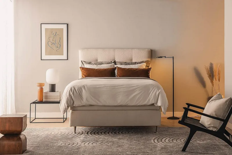 Oslo Lyx Sengepakke Boucle 140x200 Knappet gavl - Lysebeige - Møbler - Senge - Kontinentalsenge