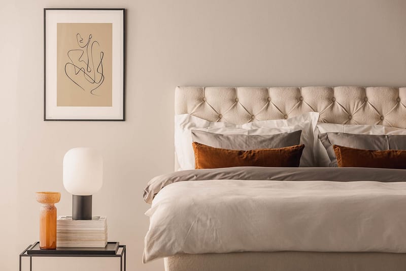 Oslo Lyx Sengepakke Boucle 160x200 Dybttuftet gavl - Lysebeige - Møbler - Senge - Kontinentalsenge