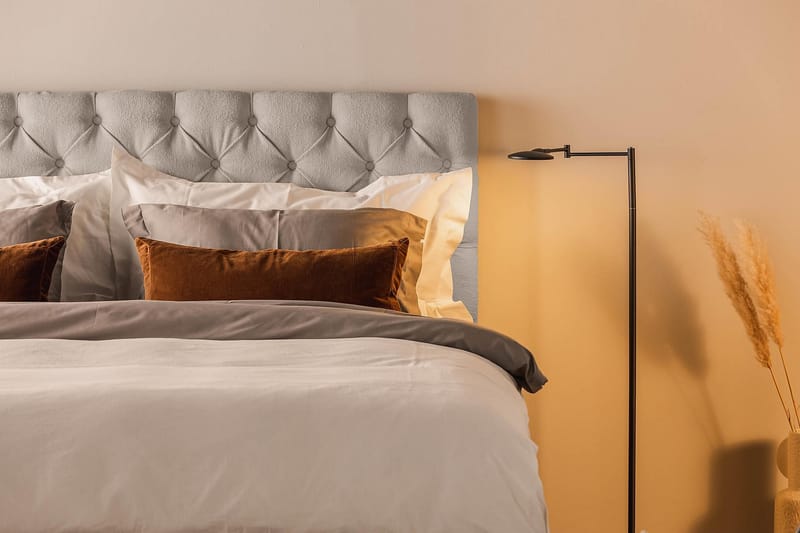 Oslo Lyx Sengepakke Boucle 180x200 Dybttuftet gavl - Grå - Møbler - Senge - Komplet sengepakke