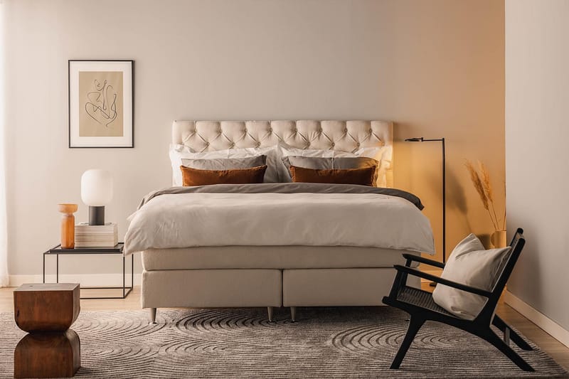 Oslo Lyx Sengepakke Boucle 180x200 Dybttuftet gavl - Lysebeige - Møbler - Senge - Komplet sengepakke