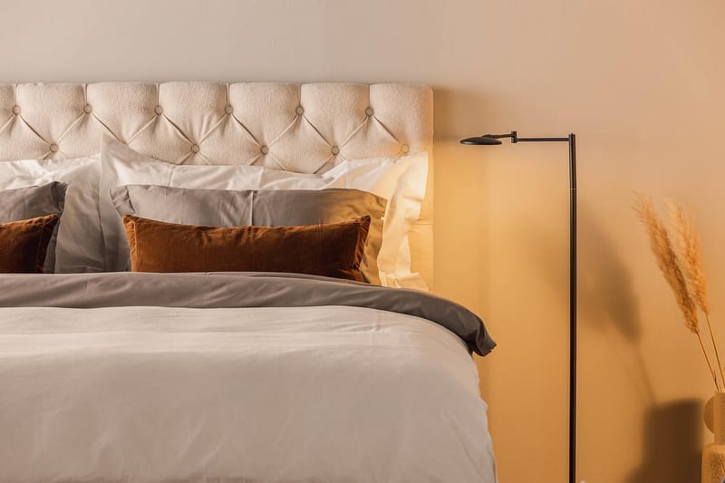 Oslo Lyx Sengepakke Boucle 180x200 Dybttuftet gavl - Lysebeige - Møbler - Senge - Komplet sengepakke